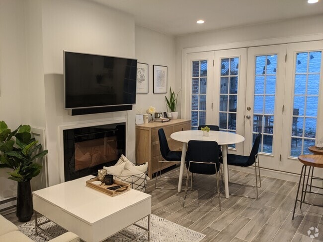 Building Photo - 12 Melrose St Unit 1 Rental