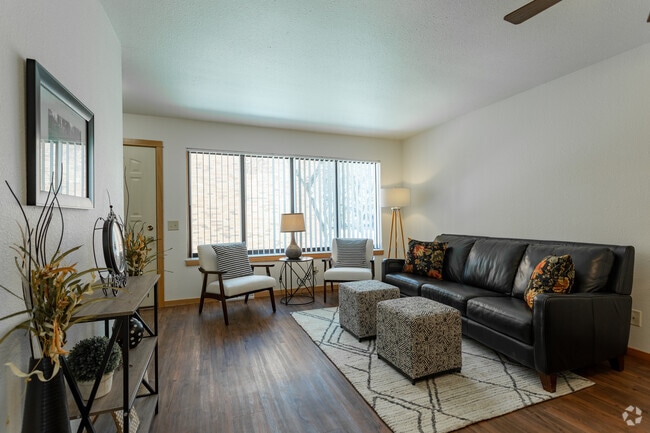 2 Bedroom Living