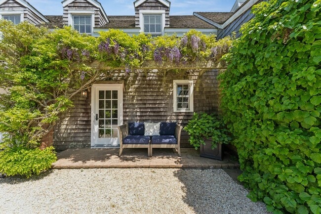 Photo - 303 Sagg Main St