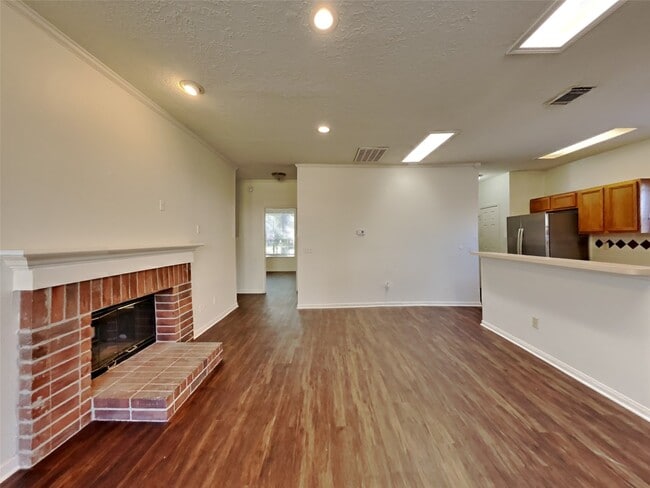 Photo - 2911 Linda Dr