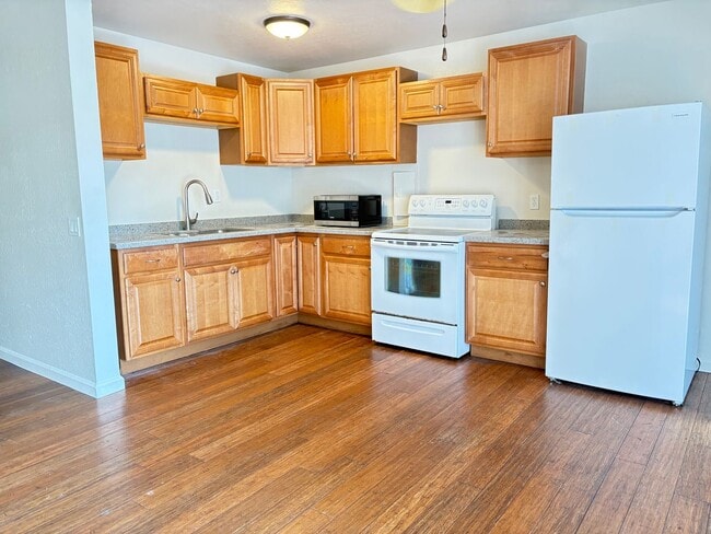 Building Photo - Makaha Valley Plantation - Two Bedroom Unit 43A