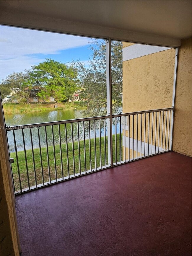 Photo - 2341 NW 33rd St Unit 408