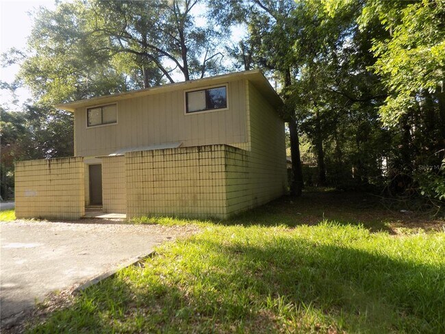 713 SW 69th St