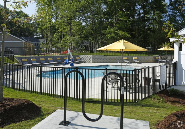 Photo - Loch Raven Pointe Apartments and Townhomes