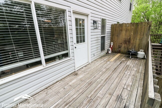 Photo - Awesome 4 bedroom duplex located in quite ...