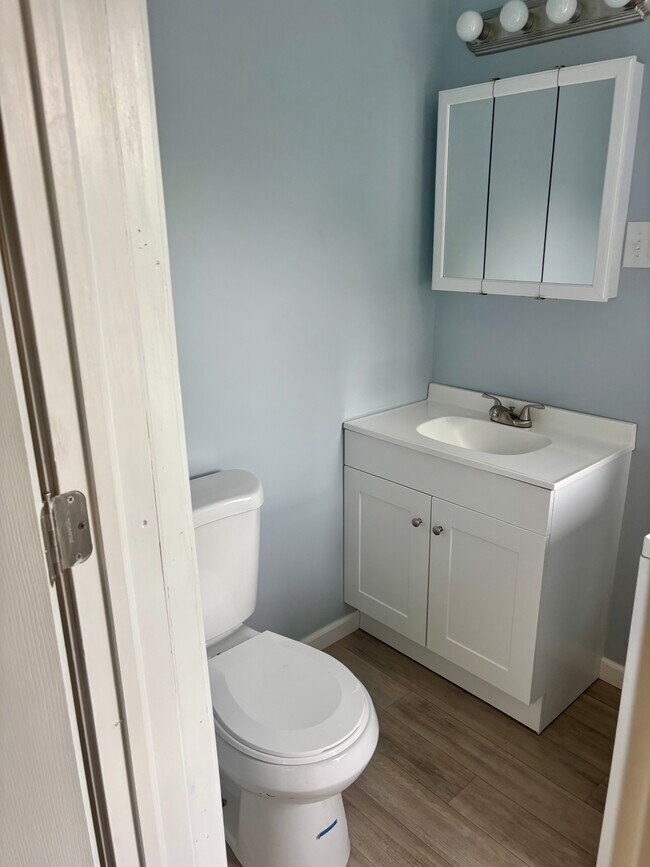 Photo - 192 Front St Unit 2