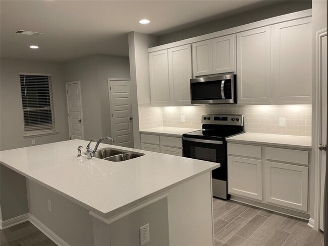 Photo - 316 McLintock Rd