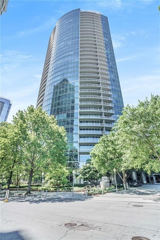 Building Photo - 3338 Peachtree Rd NE Unit 710