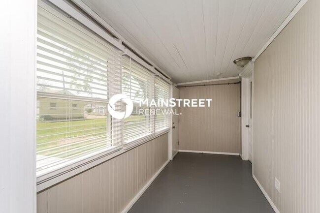 Photo - 4 Bedroom Pet-Friendly Home in CRYSTAL CITY, MO with Main Street Renewal