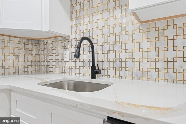 Photo - 417 W Elm St Unit 2