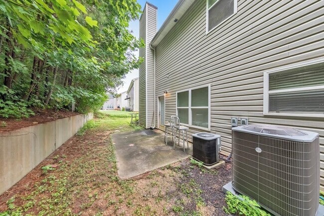 Photo - 179 Holbrook Dr