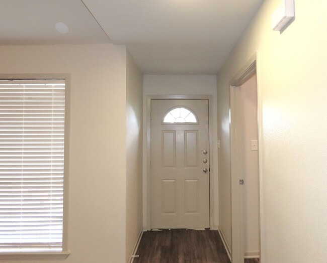 Photo - Remodeled in 2024! Gorgeous 3 Bdrm., 2 Bath Duplex in Whitehouse ISD!
