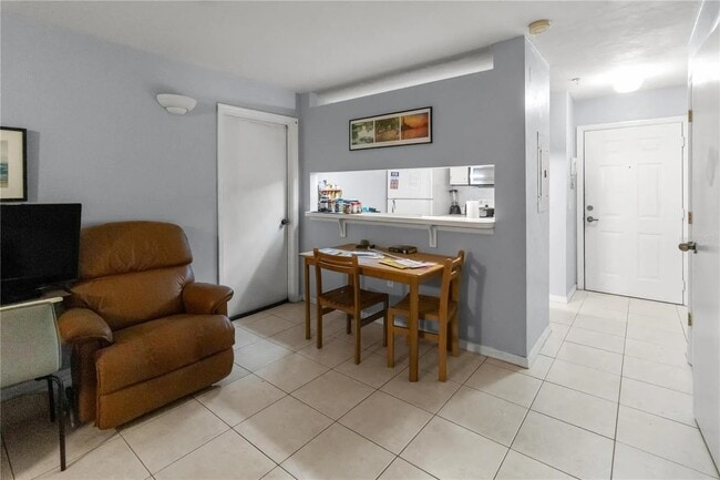 Photo - 4000 SW 23rd St Unit 6-106