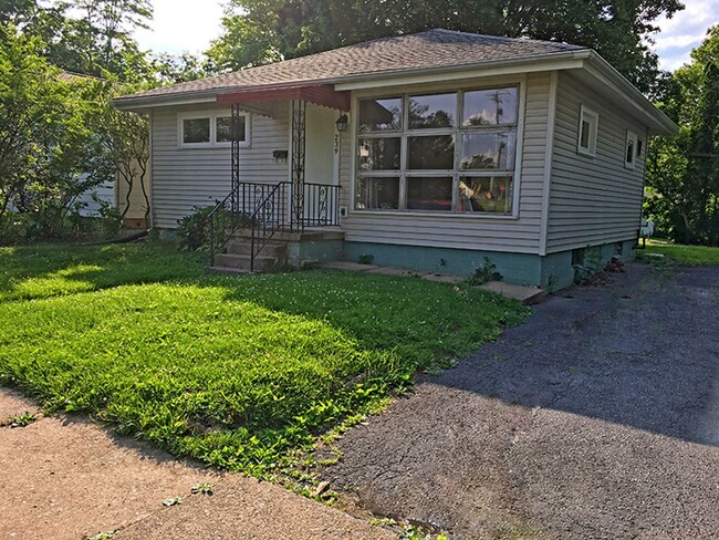 Photo - Crestmont Avenue House!