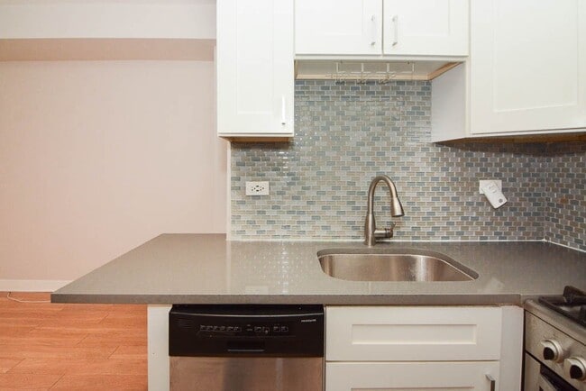 Photo - 511 W Belmont Ave Unidad 6