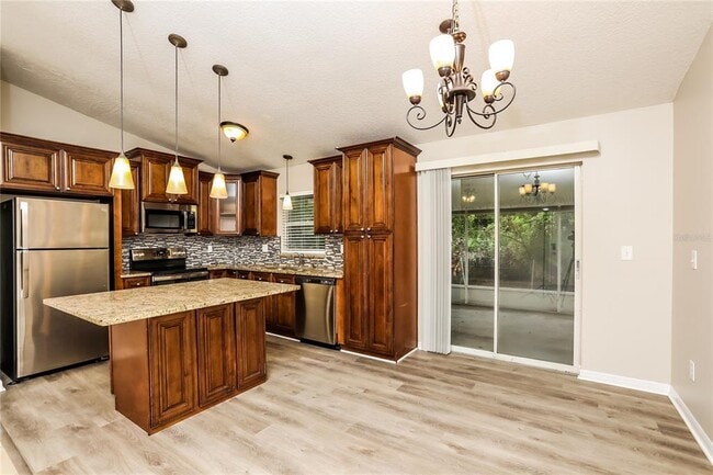Photo - 1697 Courtland Blvd