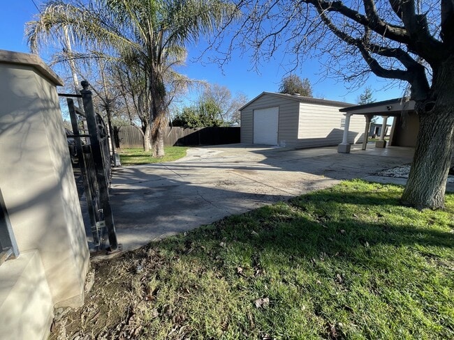 Photo - 8302 Bailey Rd