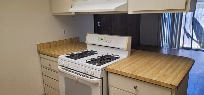 Photo - 10918-10920 Scotsman Way Unit 10918