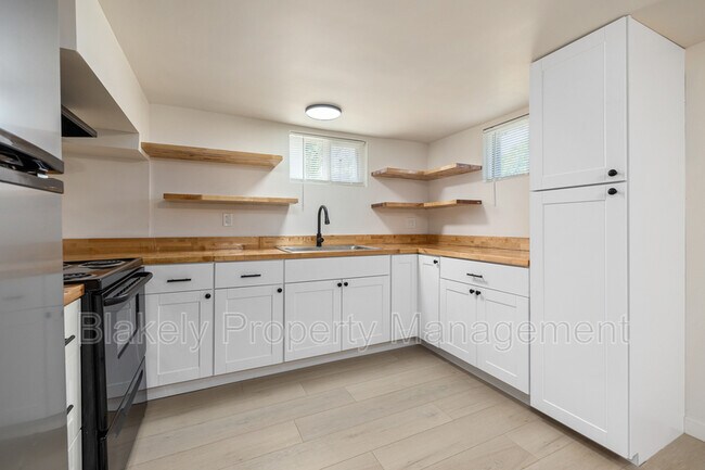 1020 15th Ave S