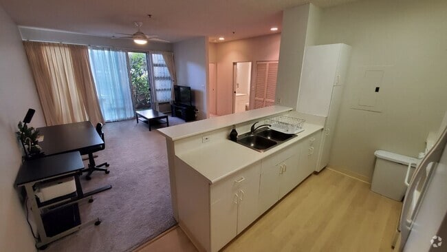 Building Photo - 1450 Young St Unit 107 Rental