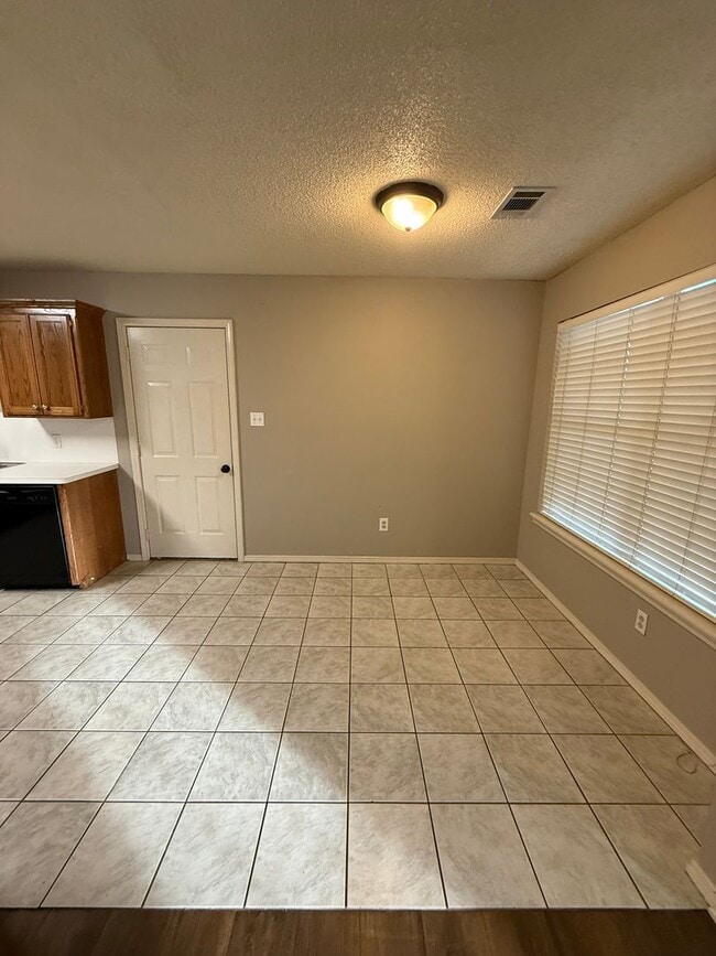 Photo - 141-145 Northridge Drive Unit 141