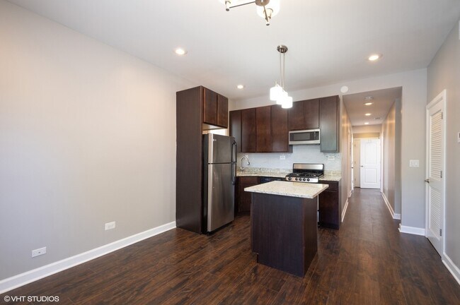 Photo - 3943 W Addison St Unit 1R