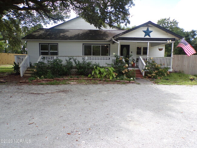 Building Photo - 146 Sneads Ferry Rd Rental