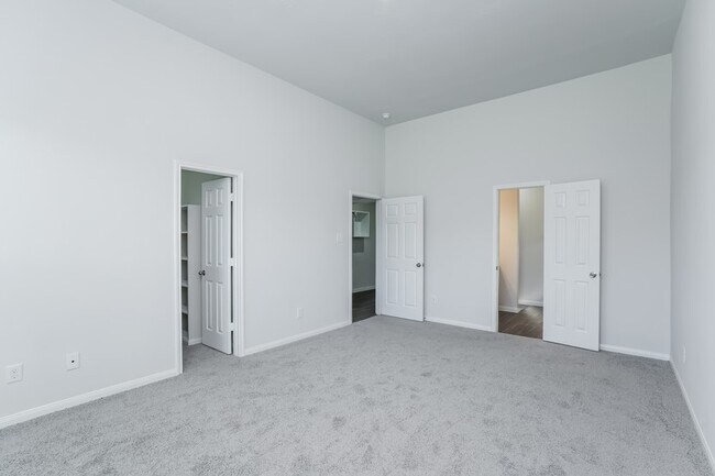 Photo - 823 Frontera Ct