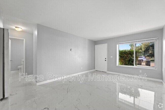 Building Photo - 145 Glenhaven Way Rental