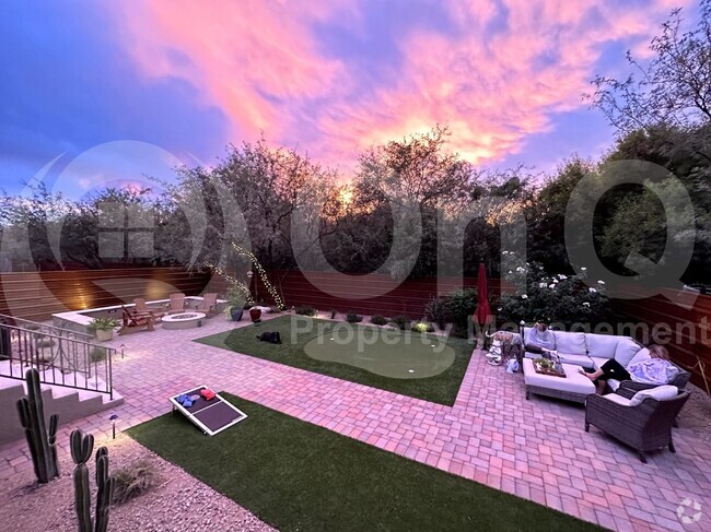 Building Photo - 1421 N Santa Rosa Ave Rental