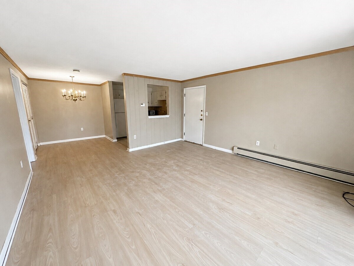 Photo - 10 Williamsburg Ct Unit 21