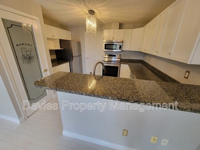 Photo - 1179 Summerside Dr SW