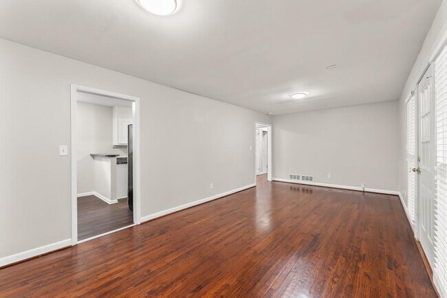 Photo - 2352 Elmwood Cir SE