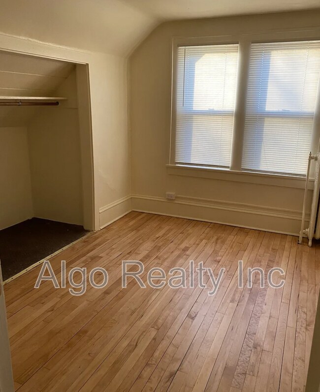 3250 N Logan Ave