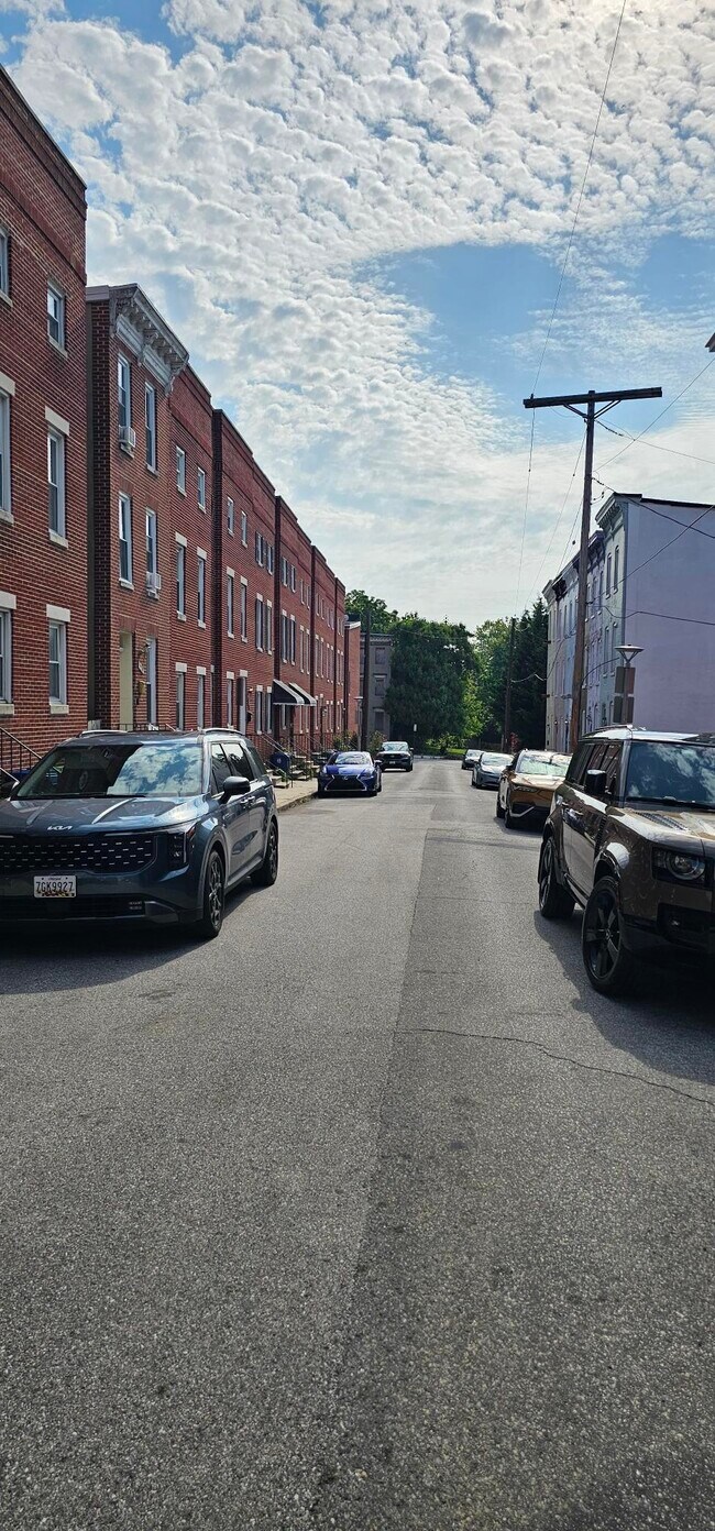 Photo - 1531 W Fairmount Ave Unit 1