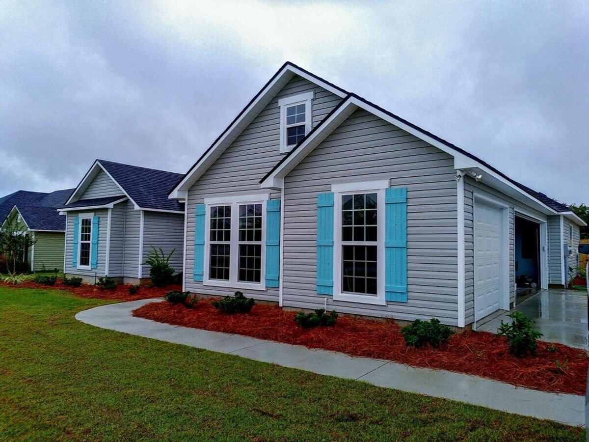 Luxurious Rental Home Minutes from Moody A... - Luxurious Rental Home Minutes from Moody A...
