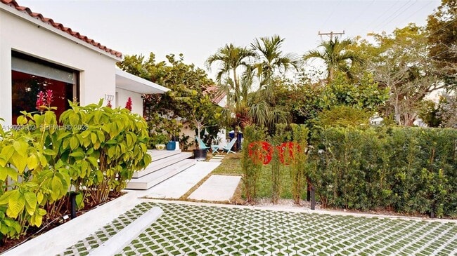 Photo - 19 SW 19th St