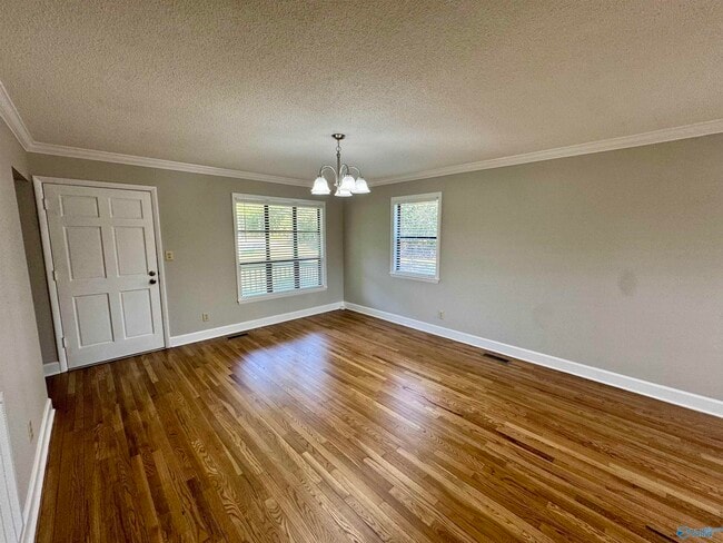 Photo - 16374 Oakdale Rd