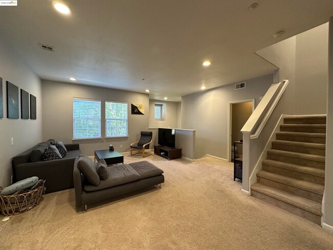 Building Photo - 430 Adeline Ave Rental