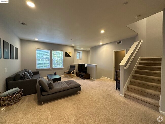 Building Photo - 430 Adeline Ave Rental