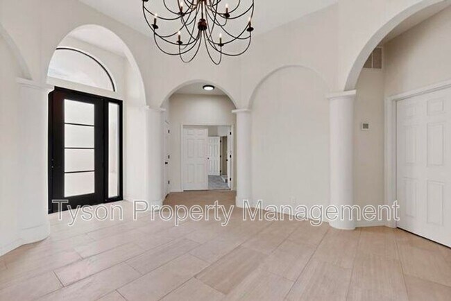 Photo - 11509 Woodmar Ln NE