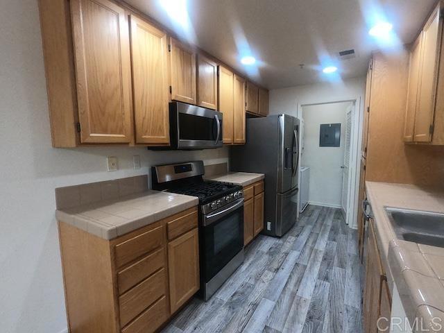 Building Photo - 1355 Nicolette Ave Unit 1326