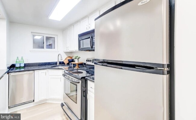 Photo - 1673 Park Rd NW Unit B2