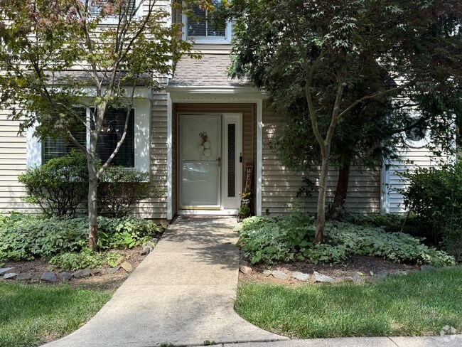Building Photo - 9 Arrowwood Ln Rental