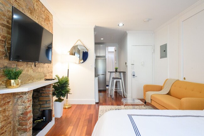 Photo - 241 E 24th St Unidad ID1021841P