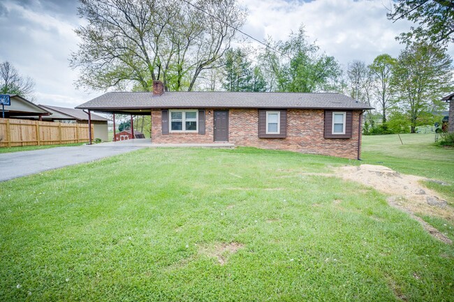 4 Bedroom / 2.5 Bath Brick Home Piney Flat... - 4 Bedroom / 2.5 Bath Brick Home Piney Flat...