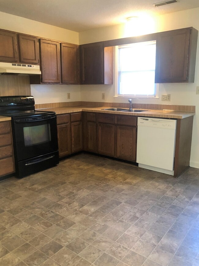 Photo - 1109 Keswick Pl