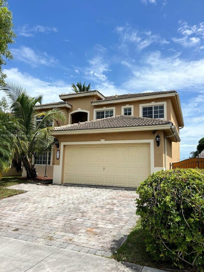 Photo - 9032 SW 208th Terrace Casa