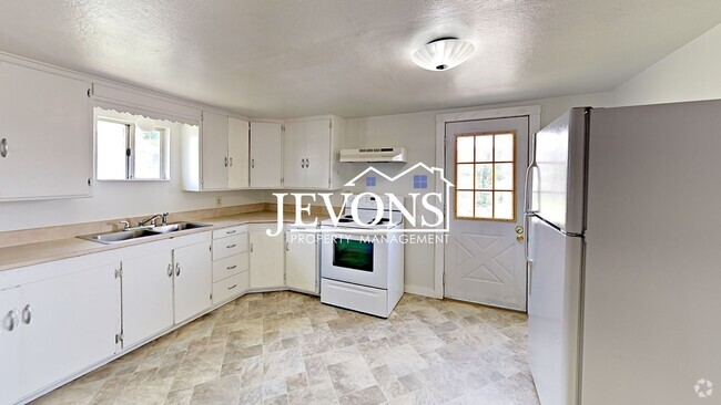 Building Photo - Pet-friendly single-family home in Tieton ...