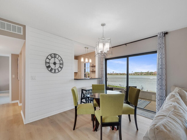 Photo - 3206 S Lakeview Cir Unit 1105